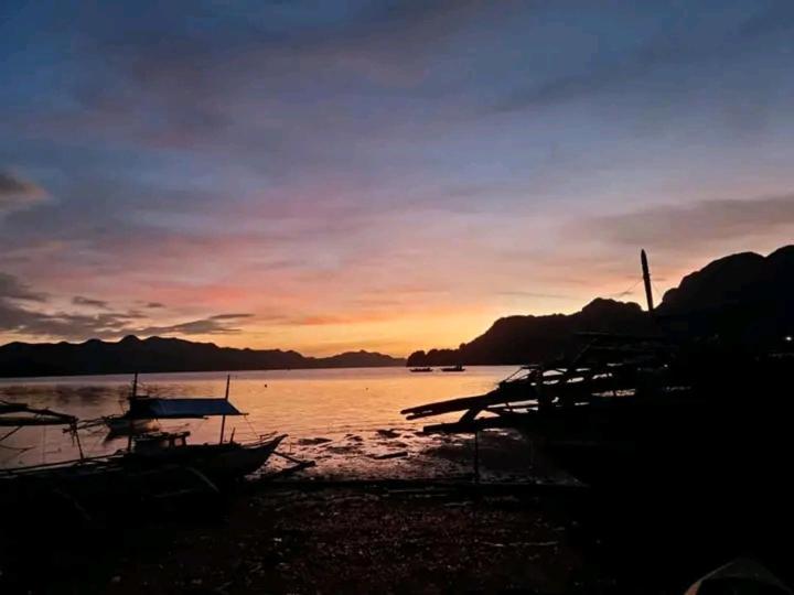 Rovi Homestay โกรอน ภายนอก รูปภาพ